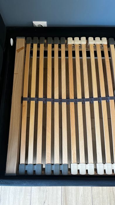 Łóżko jednoosobowe ze stelżem i materacem MK Foam