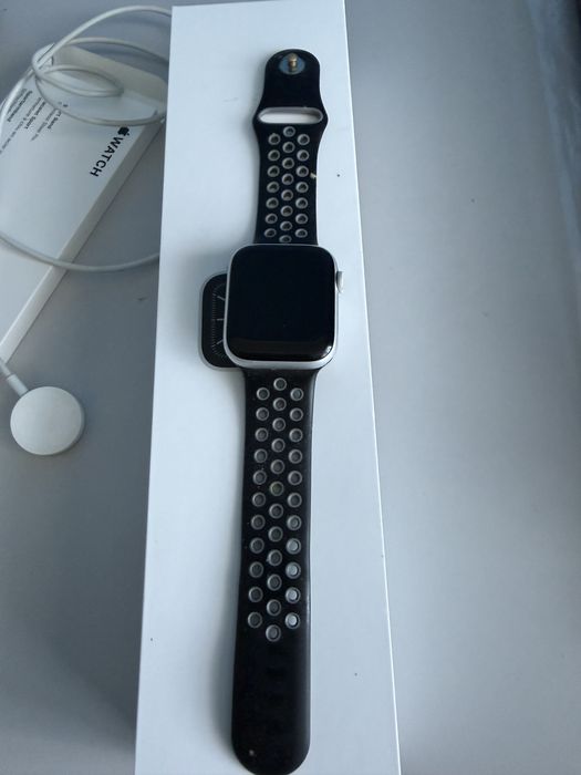 Apple Watch Series 5 44mm Silver