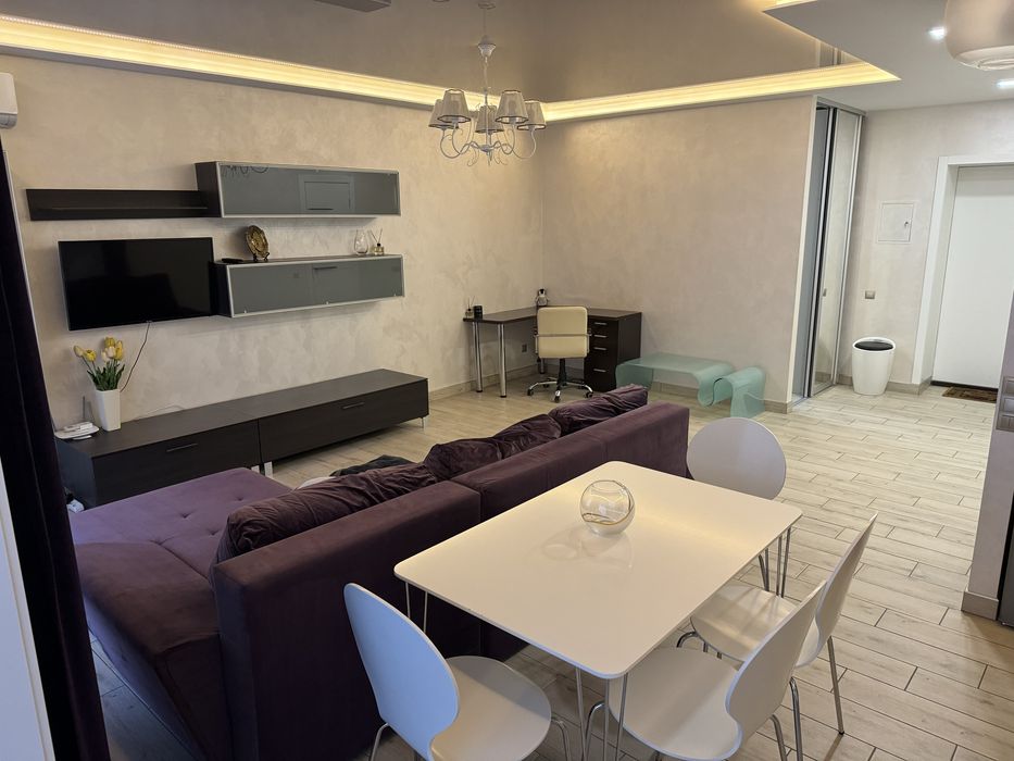 Сдам просторную 1к студию 56м 5/10 ЖК Жуковский