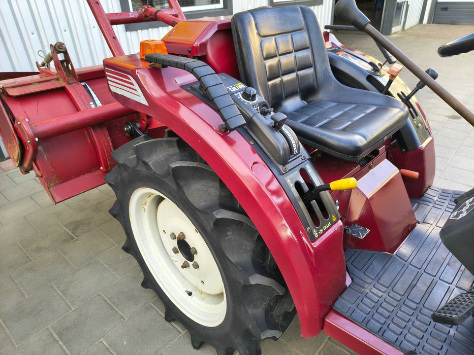 Японський мінітрактор Mitsubishi MT 165