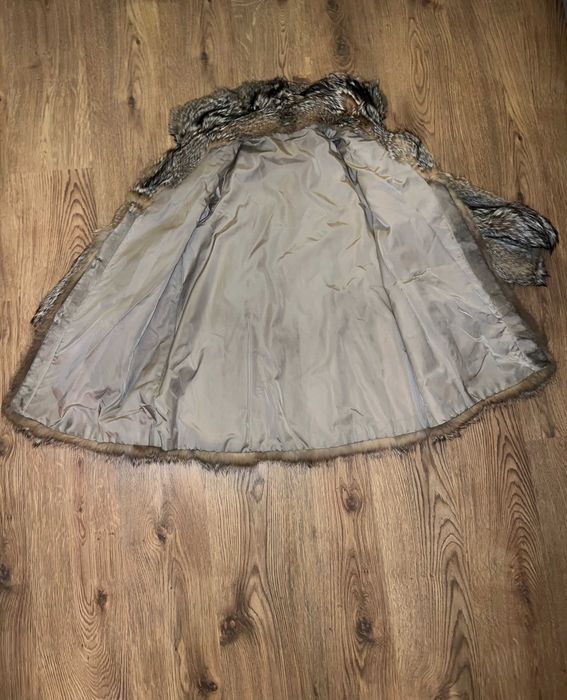 Piękne naturalne futro z kojota