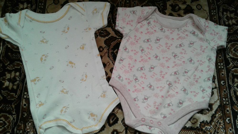 Бодики с коротким и длинным рукавчиком.