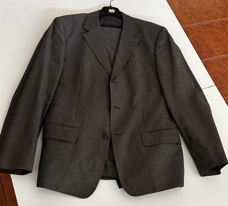 Fato completo calcas e casaco.