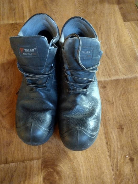 Продам рабочие ботинки