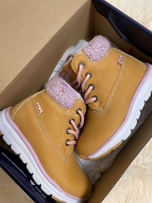 Ботиночки для дівчинки