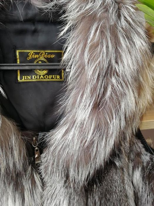 Меховая жилетка с чернобурки