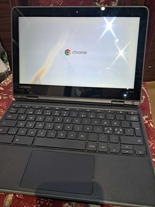 Sprzedam uszkodzony laptop na czesci