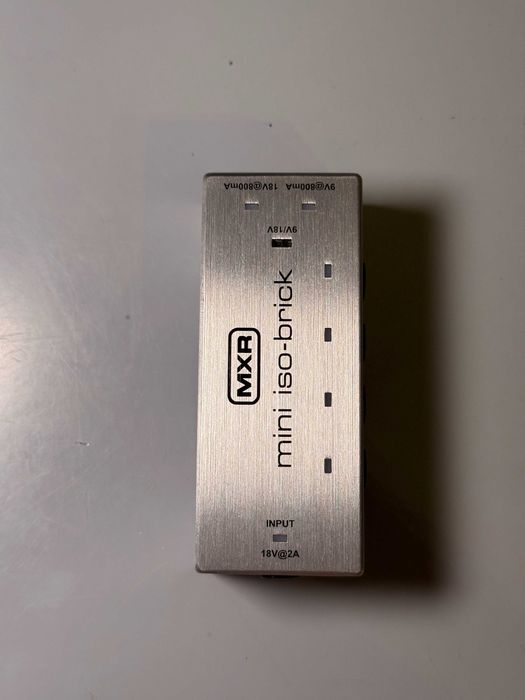 MXR M239 Mini Iso-Brick – zasilacz do efektów + dodatkowe kable