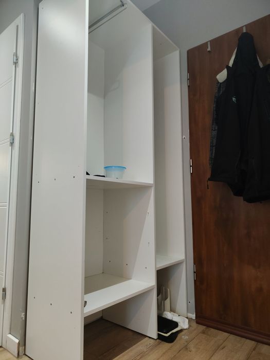 Szafa rozsuwana z lustrem