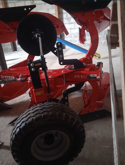 Pług obrotowy 3-skibowy AKPIL KM 80