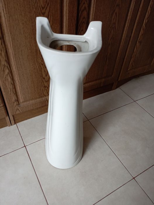 П'єдестал під раковину( тюльпан)