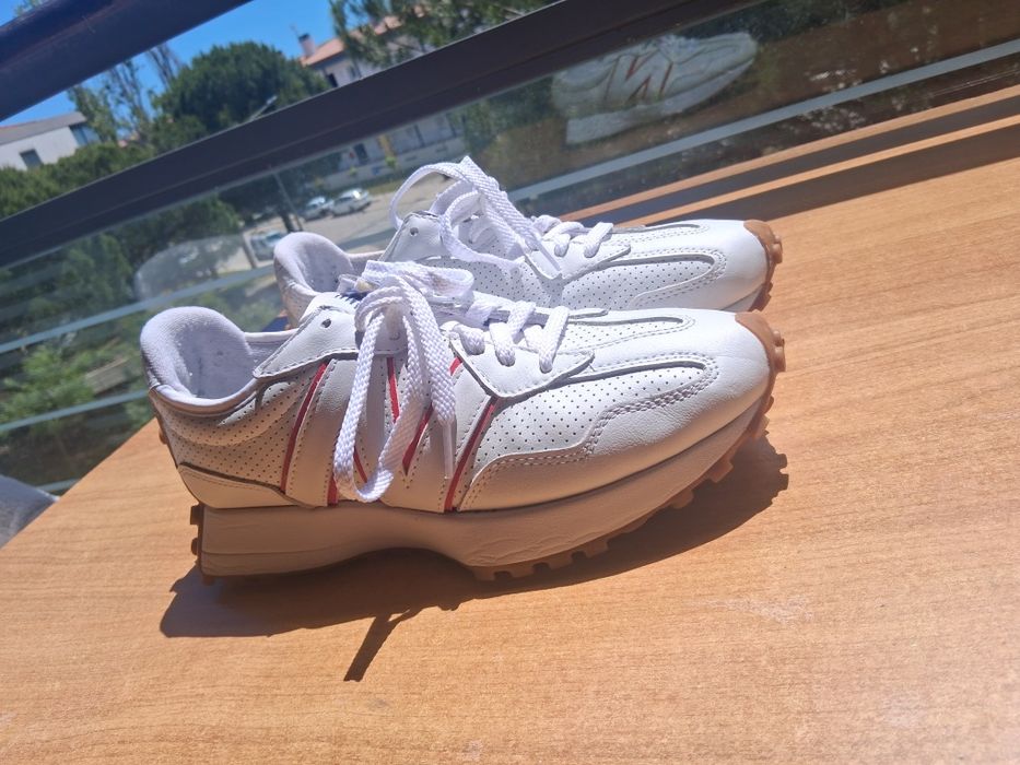 New Balance 327 Novo