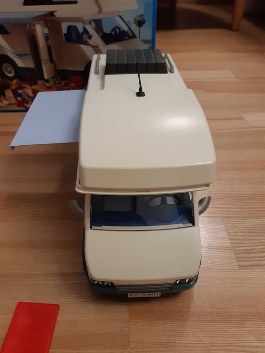 PLAYMOBIL 6671 Rodzinny samochód kempingowy, stan jak NOWY