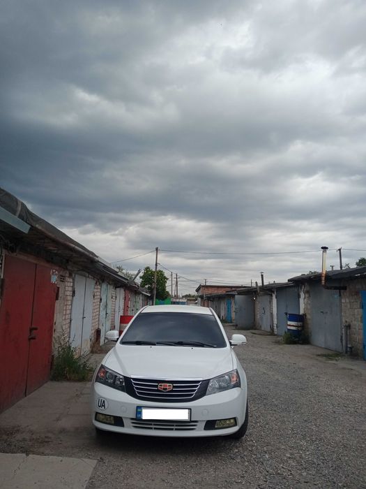 Geely Emgrand 2013