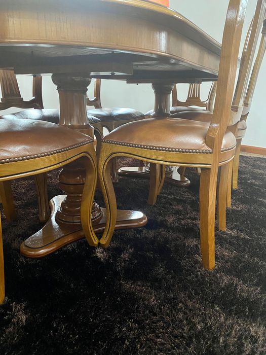 Mesa madeira com 6 cadeiras