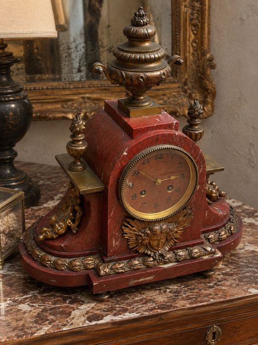 Relógio de Lareira Antigo Francês