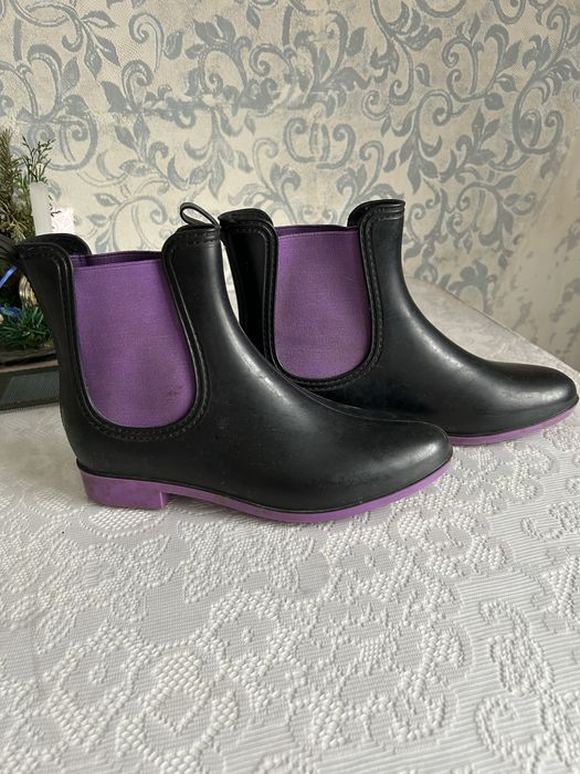 Продам гумові чоботи