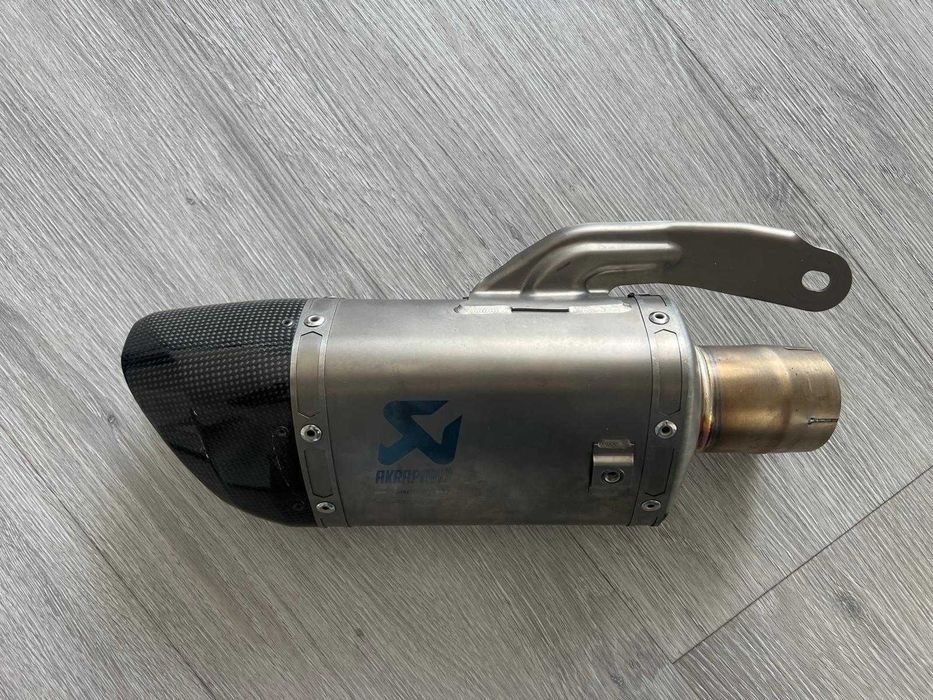 ESCAPE AKRAPOVIC