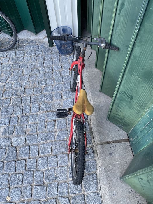 Bicicleta Astro Vermelha