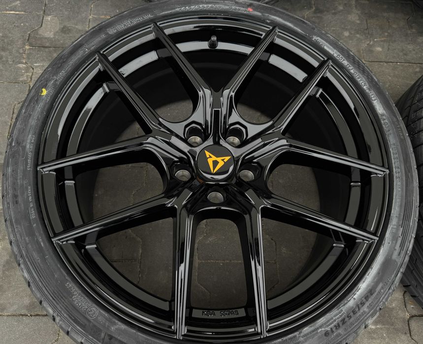 CUPRA FORMENTOR koła letnie 245/40r19 ROADX FELGI TOMASON Germany Nowe