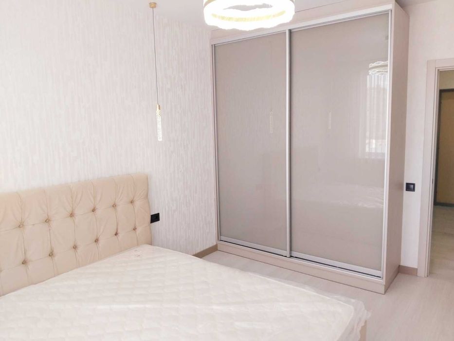 Продам уютную 1-но комнатную квартиру в новом ЖК Скай Сити, ул. Варненская.