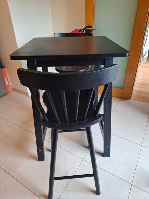 mesa alta ikea e duas cadeiras