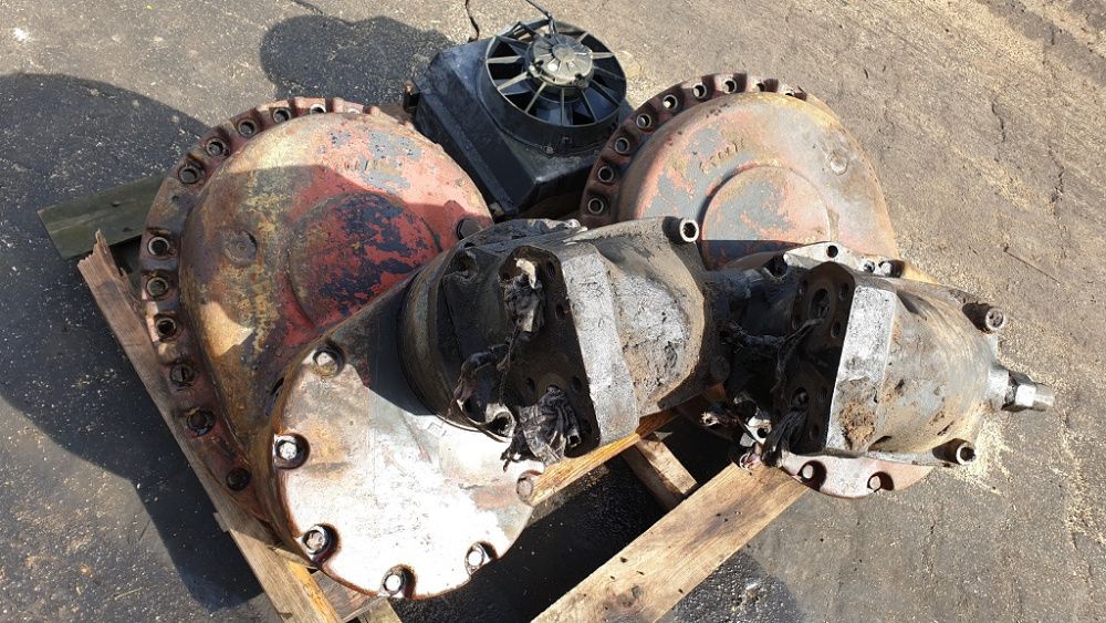 koparka Akerman H7 c volvo zwolnica gąsienicy koło zębate