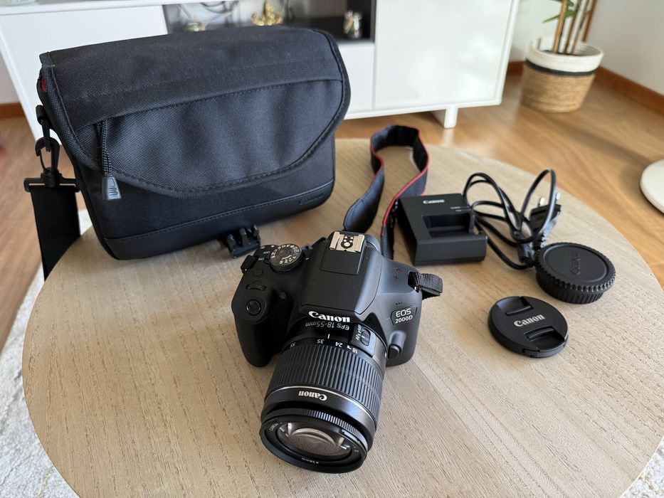 Canon EOS 2000D