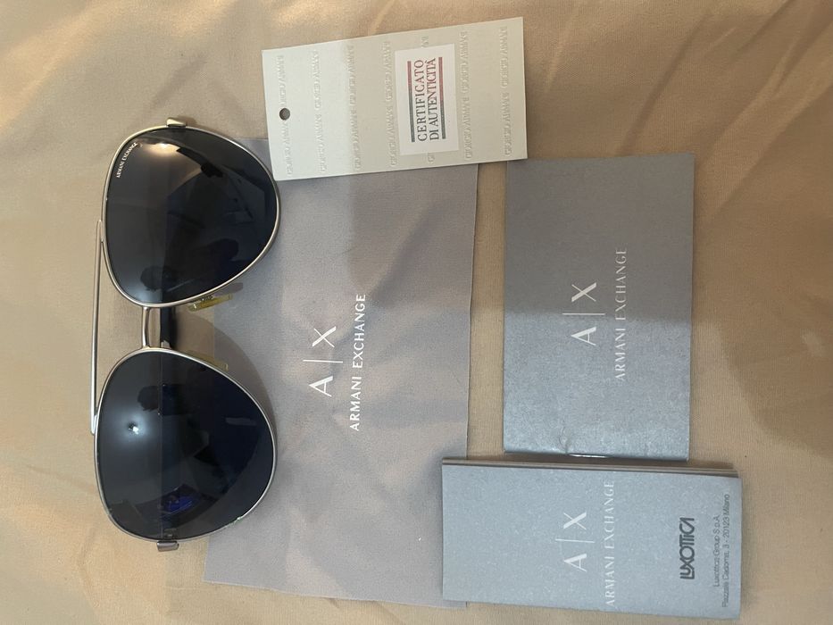 Oculos armani quase novos