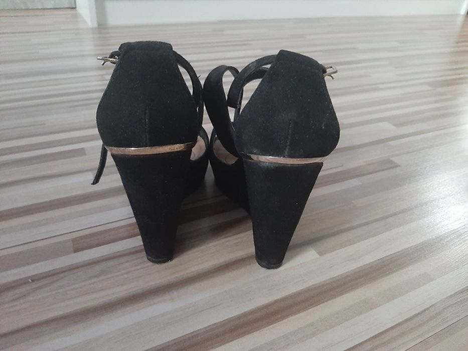 Koturny sandały Stradivarius