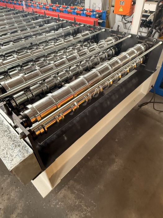 Maszyna do trapezowania blachy na Bramy Garazowe TR-16 cm