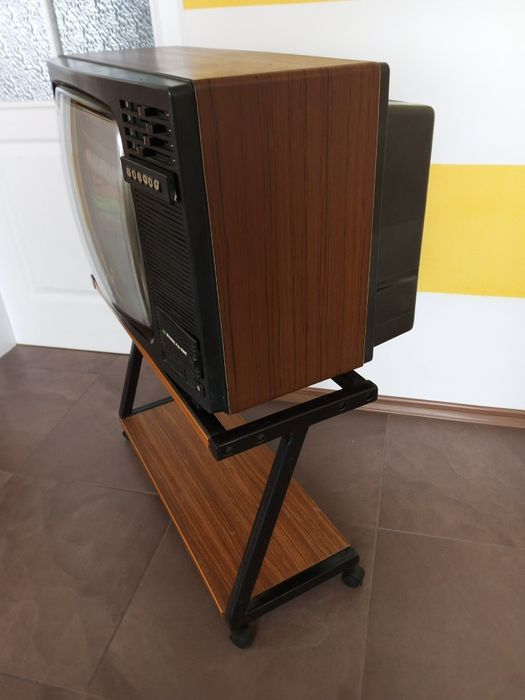 Продам Funai 20"