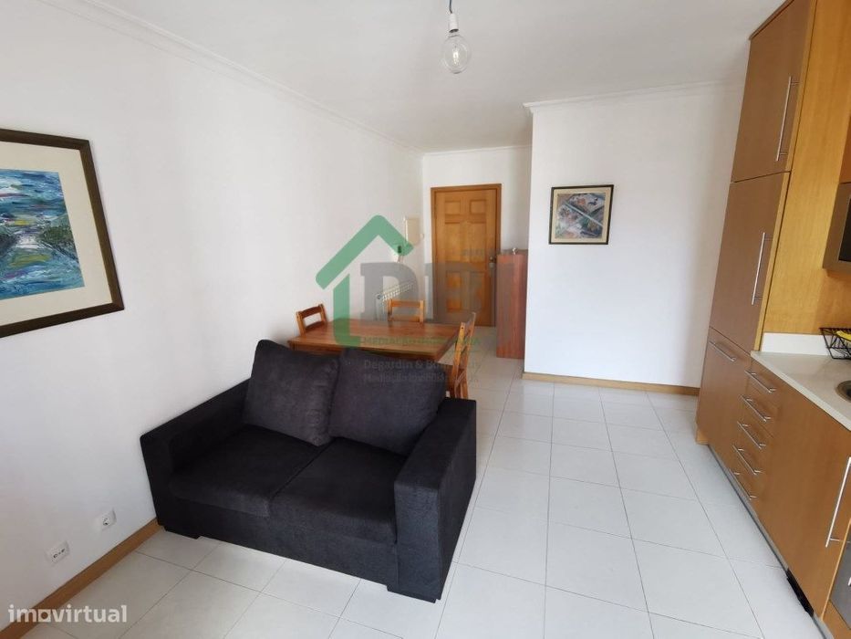 T1 Mobilado Zona Baixa da Cidade - Anil