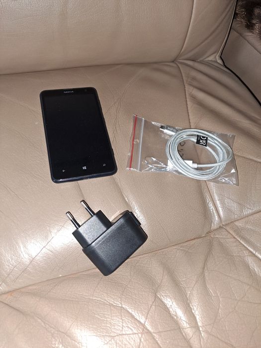 Fajny sprawny telefon Nokia 625 + zasilacz Hama,Nowy kabel USB.