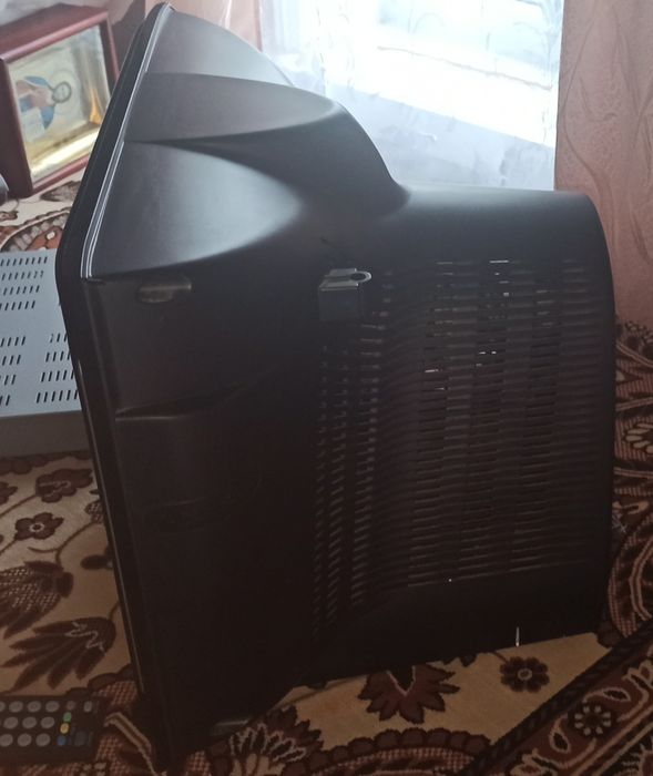 Телевізор LG 14", працюючий з тюнером і пультом