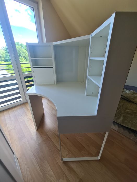 Sprzedam biurko narożne białe Ikea
