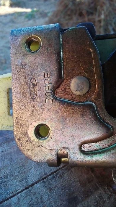 Замок центральний передній дверки правий з активатором Мондео МК2 5pin