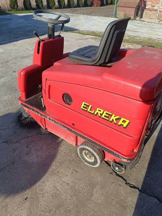 Sprzedam zamiatarkę samojezdną