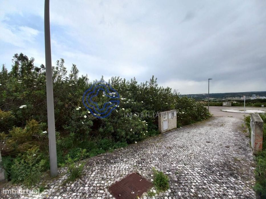Lote de terreno para construção próximo de Constância no Centro de Por