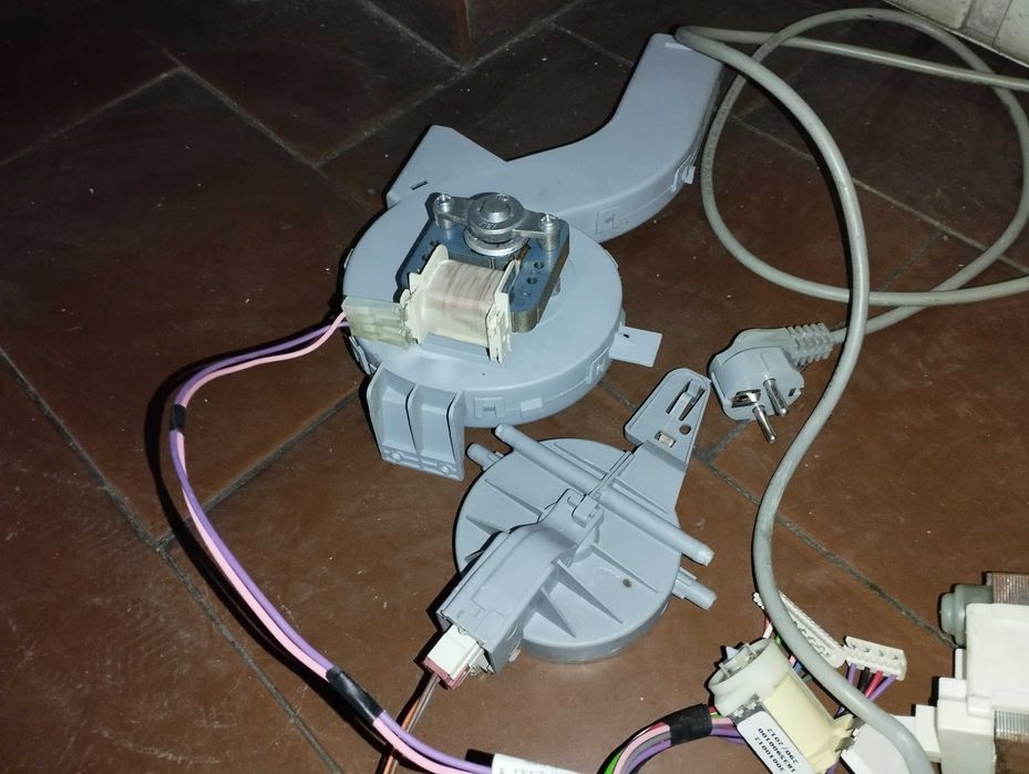 Peças Maq loiça BEKO 6831 X