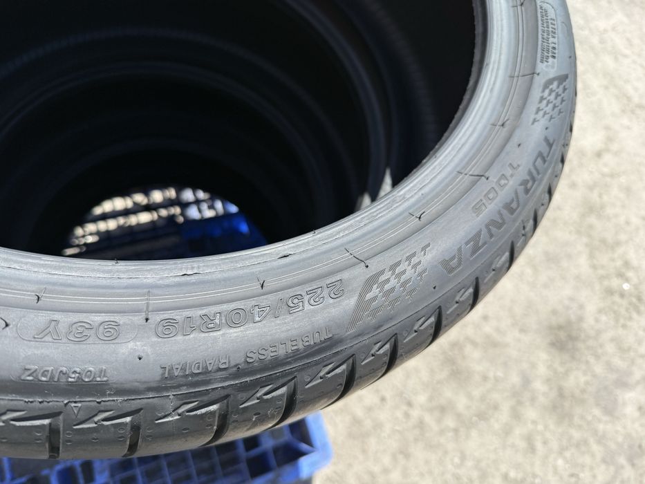 225/40 r19 Bridgestone Turanza T005 23 год Резина летняя
