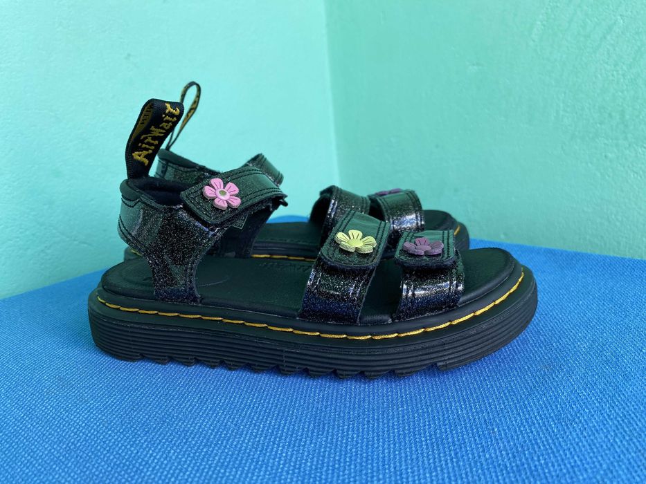 Босоніжки Dr. Martens Klaire J