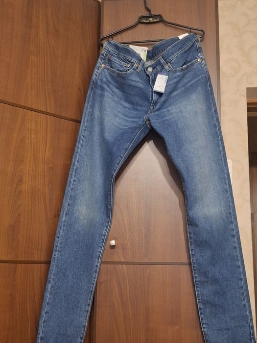 Джинсы новые Levi's