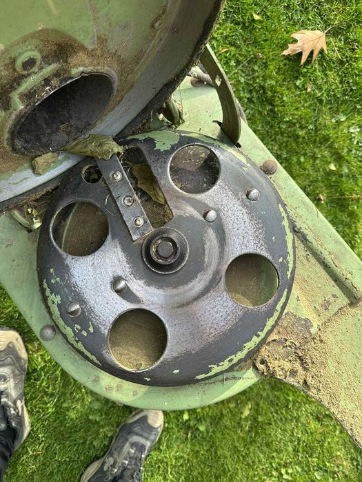 Rebak rozdrabniacz do gałęzi  elektryczny  profesjonalny