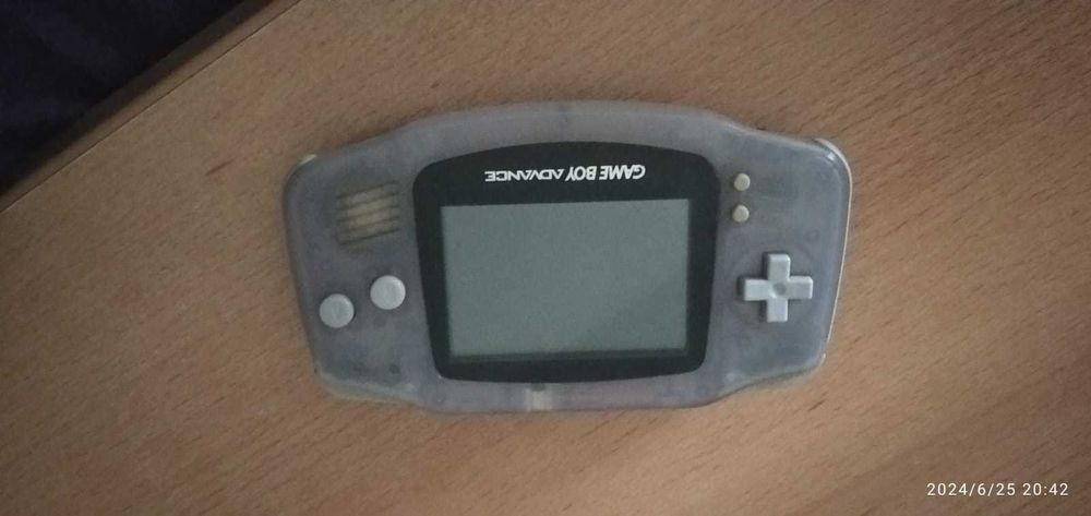 Gameboy Advance + 1 jogo Mario Kart super circuit