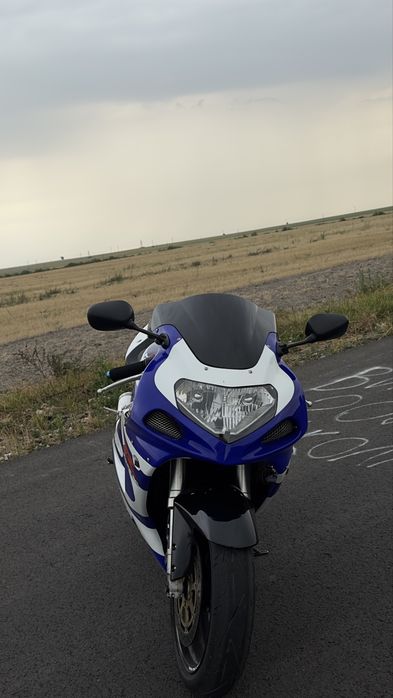 Suzuki gsxr 750 k2