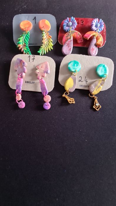 Brincos feitos à mão