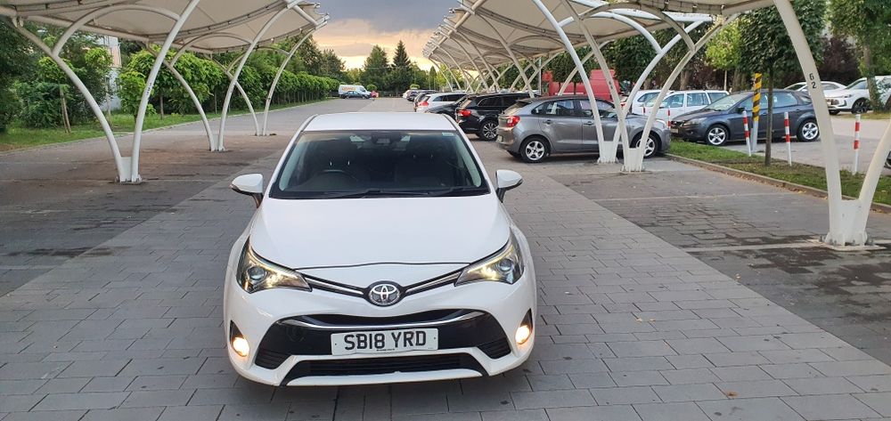 Toyota avensis 2.0 d 4 d 2018 anglik