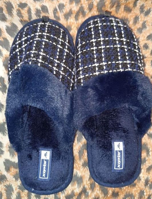 Тапки чоловічі, жіночі