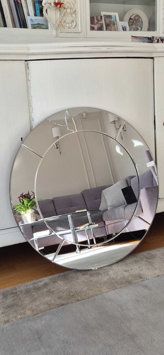 Duże lustro o średnicy 81 cm